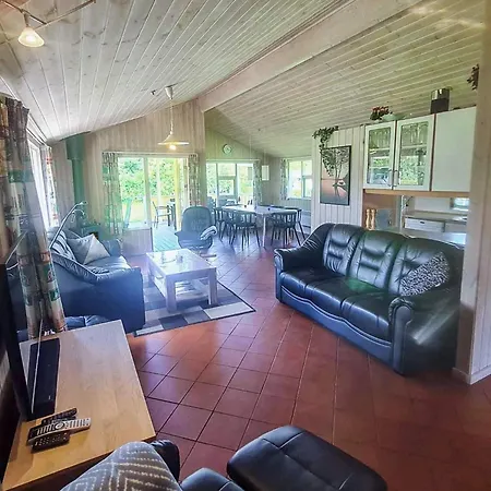 Modern Retreat With - By Traum *